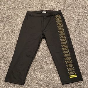 VSX - Victoria’s Secret Sport Capri Size: M